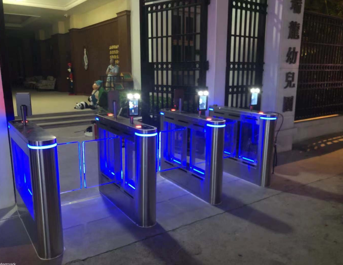 测温健康码核验通道闸机 为健康通行保驾护航
